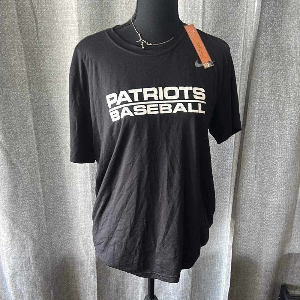 Nike Black Short Sleeve Tee for Effortless Style